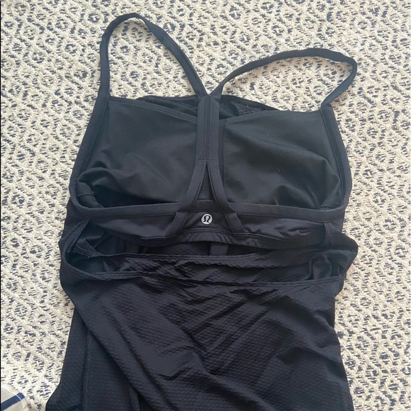 ***RARE*** black lululemon breathable tank - Picture 2 of 3